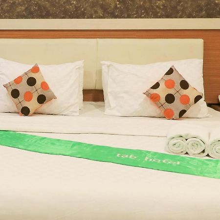 Tab Hotel Сурабая Экстерьер фото