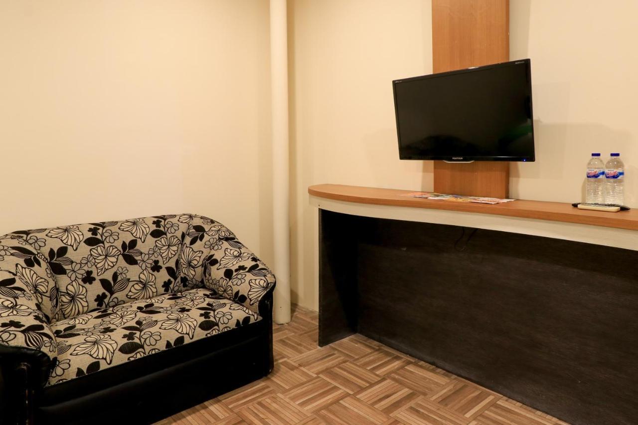 Tab Hotel Сурабая Экстерьер фото