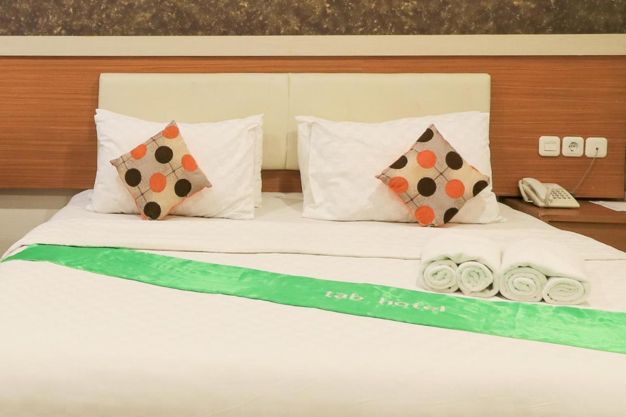 Tab Hotel Сурабая Экстерьер фото