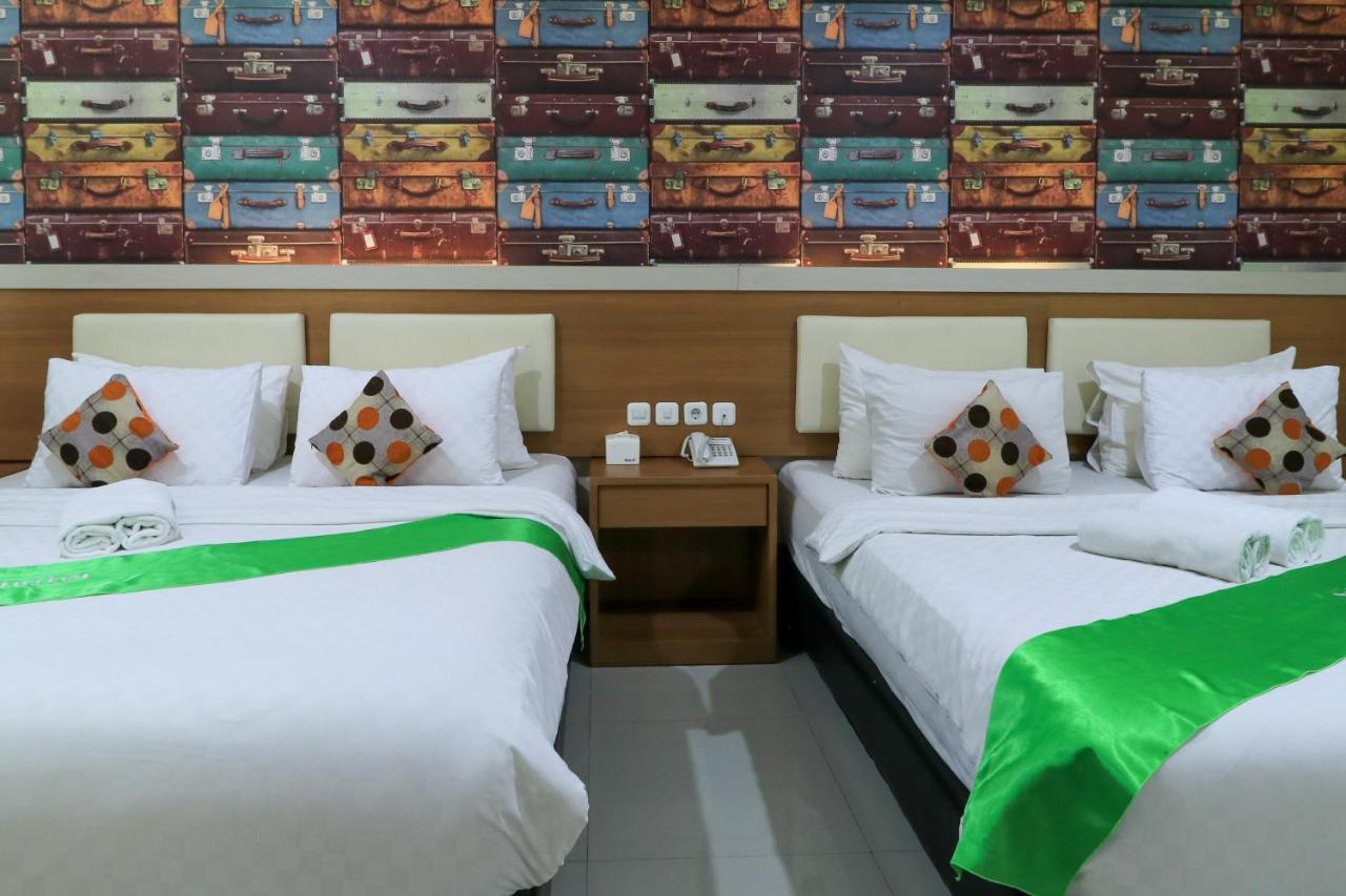 Tab Hotel Сурабая Экстерьер фото