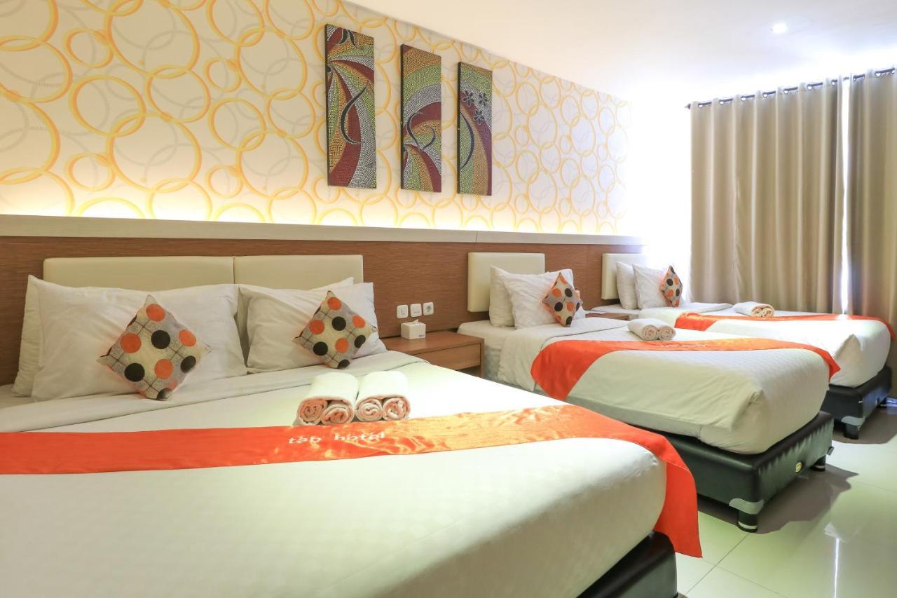 Tab Hotel Сурабая Экстерьер фото