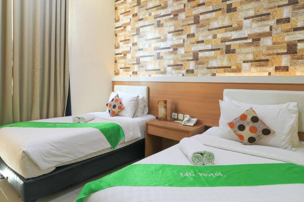 Tab Hotel Сурабая Экстерьер фото