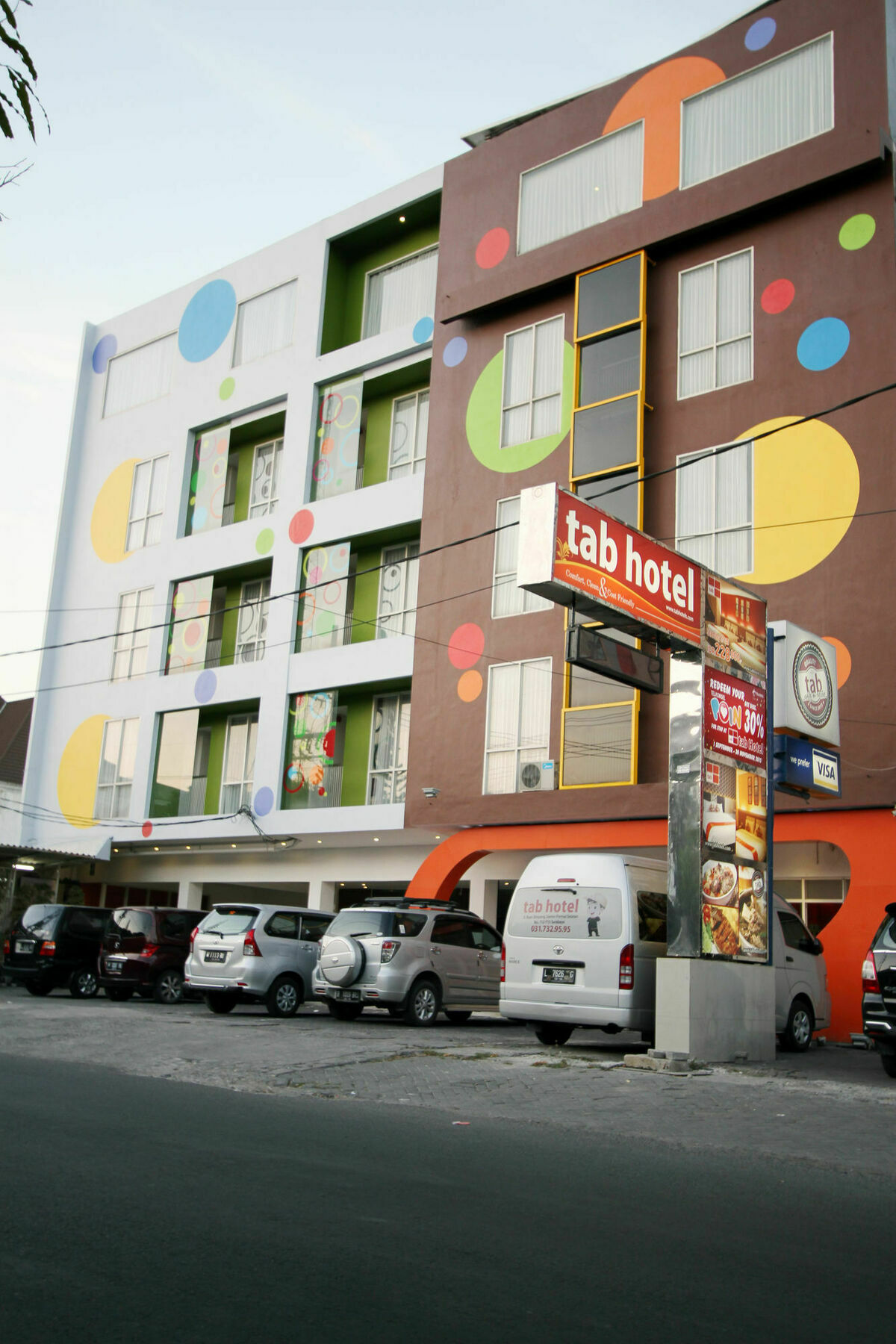 Tab Hotel Сурабая Экстерьер фото