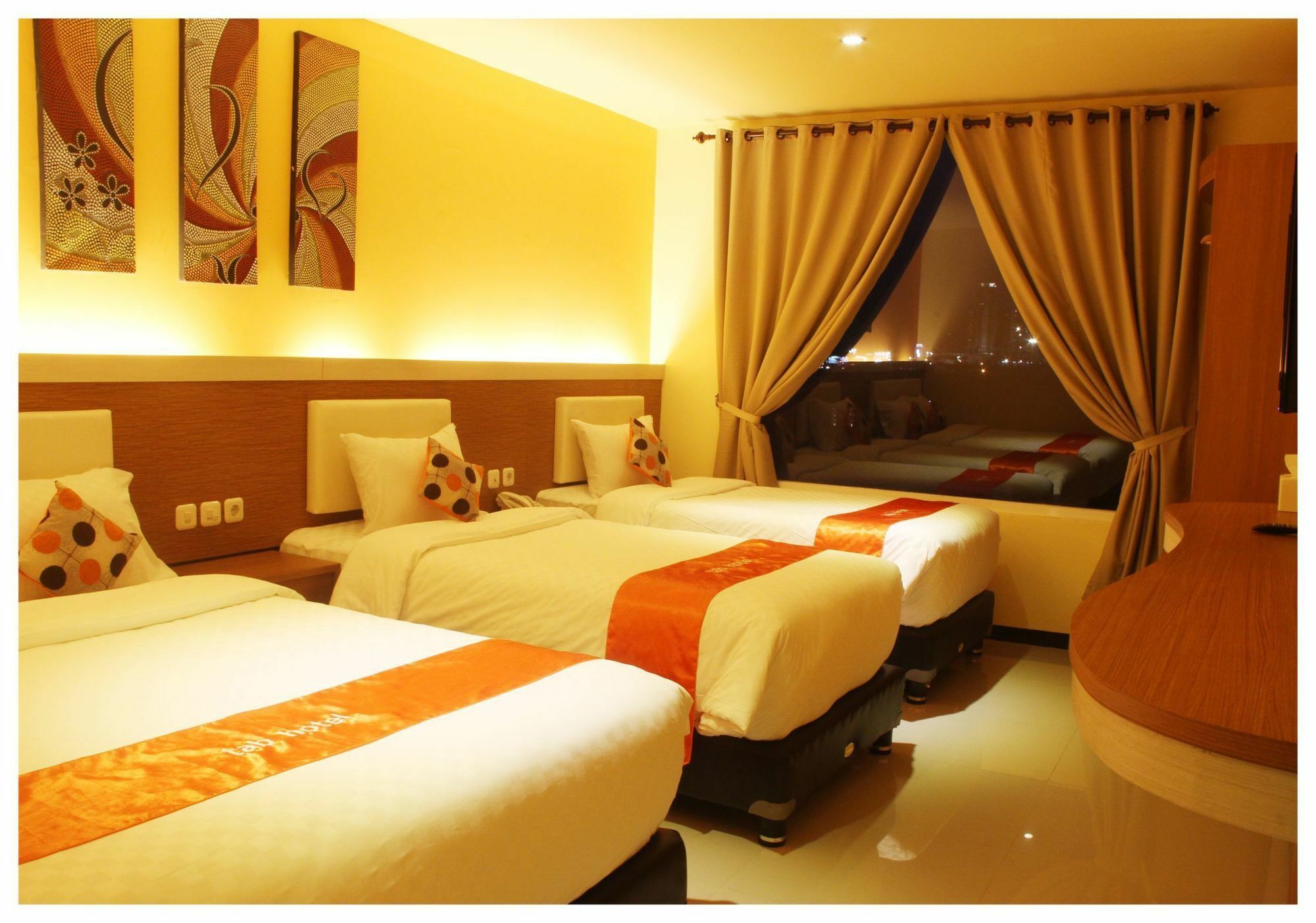 Tab Hotel Сурабая Экстерьер фото